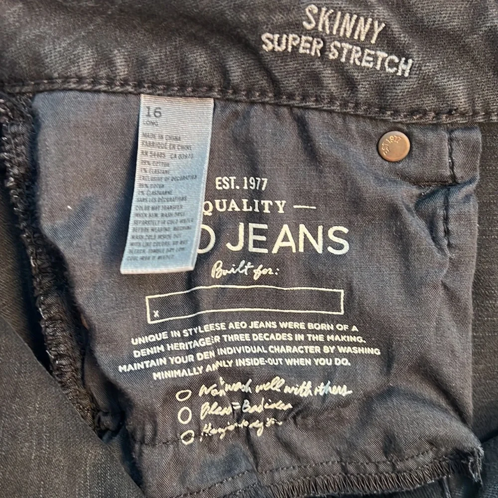 American Eagle Women’s  Black Jeans.  16 Long